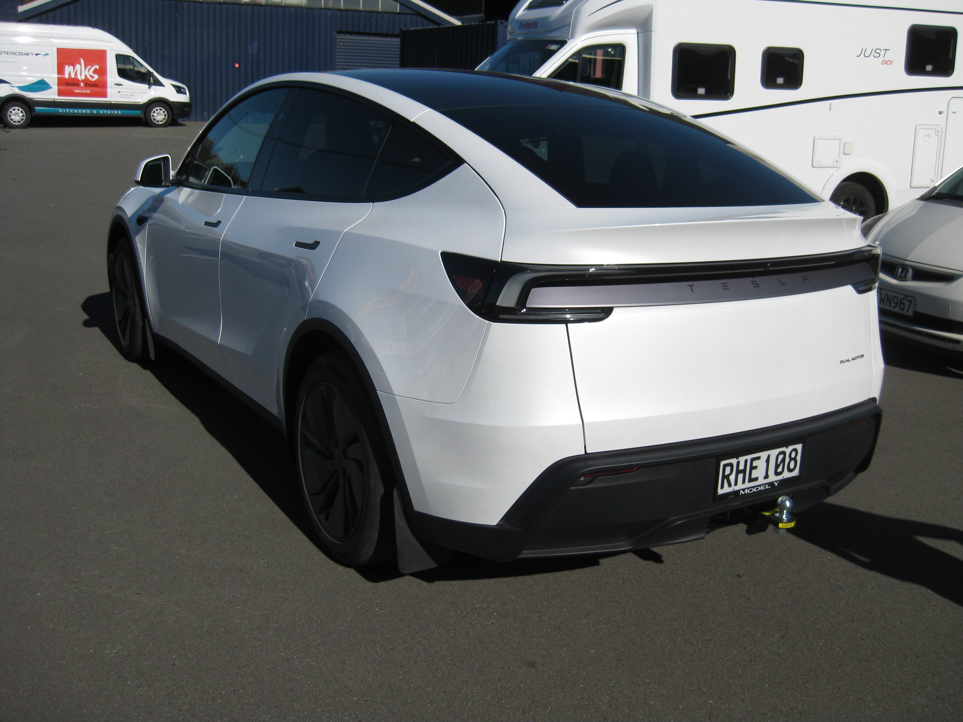 TESLA MODEL Y SALOON 2025-CURRENT